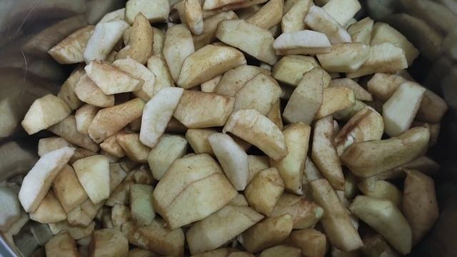 За один день сделать пюре, чипсы и сок из яблок, надо постараться