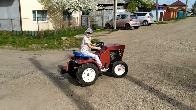 Как я на тракторе учился ездить