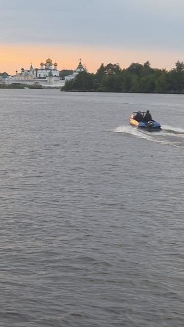 Закат на Волге и Ипатьевский монастырь, Кострома