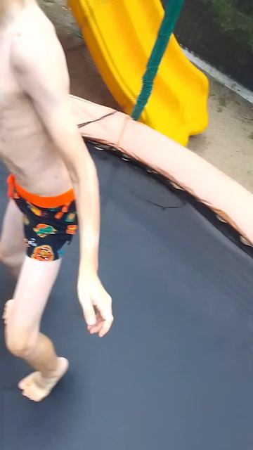 VID_20250816_121001.mp4