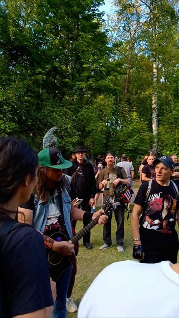 "Мы ждём перемен" в исполнении КИНОманов на дне памяти Виктора Цоя..