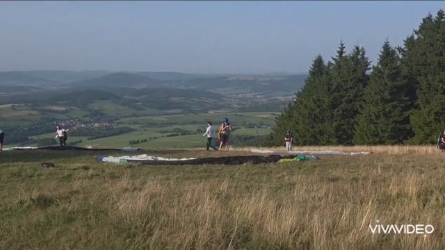 Альпы. Парапланеристы среди холмов Баварии. Германия. Путешествие Марины Колесник. Мир Универсологии