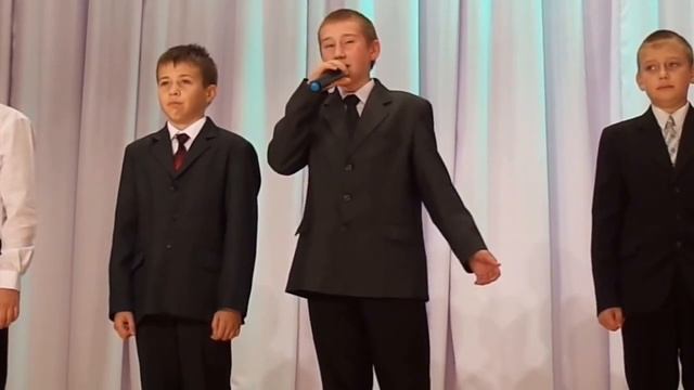 Дети из поселка Солнечный читают стихи об открытии ДК