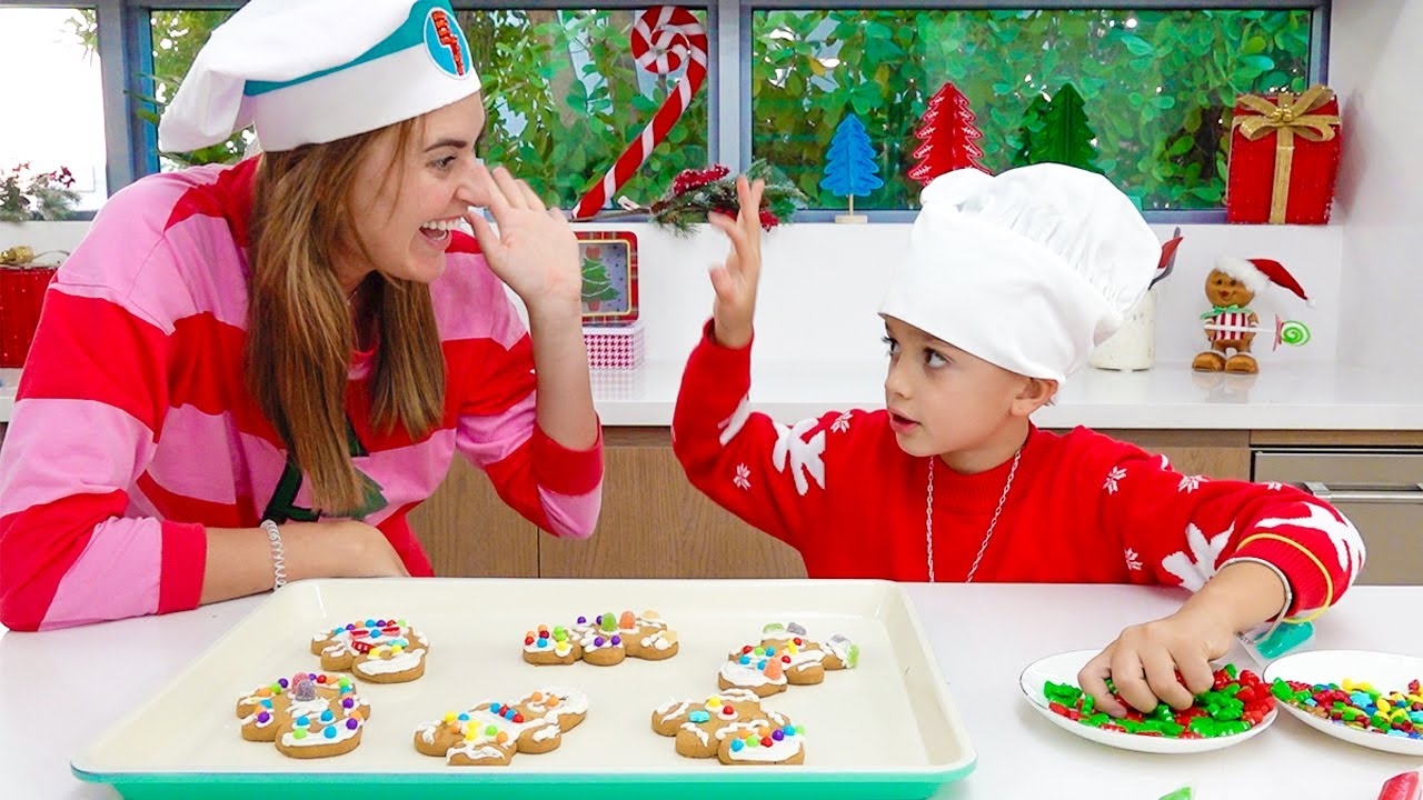 Влад и Ники. Семья готовится к Рождеству и украшает свой дом! Видео для детей!