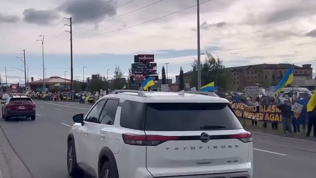 Бляди уже тут как тут... Собрали всех: бомжей, наркоманов, проституток и даже несколько хохлов.