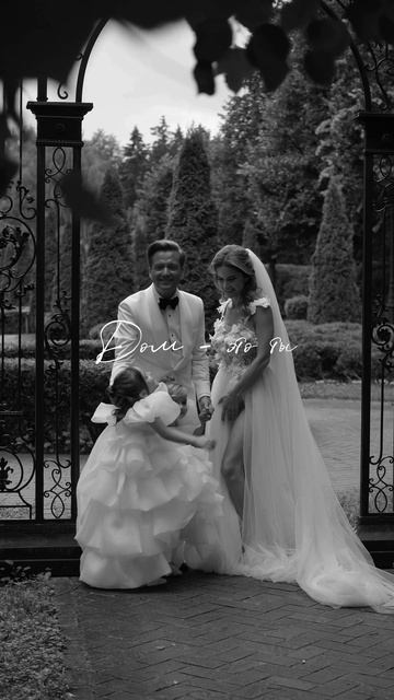 Делимся с вами кадрами со свадьбы Антона и Анны❤️ Это безумно красиво, правда?