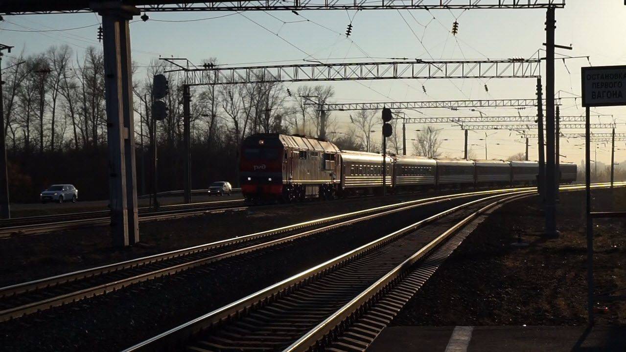 Тепловоз ТЭП70БС-259 с поездом "Восток"