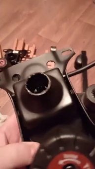 Подготовка к ремонту офисного стула начинается при его сборке