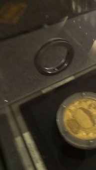 Золотая и серебряная монеты