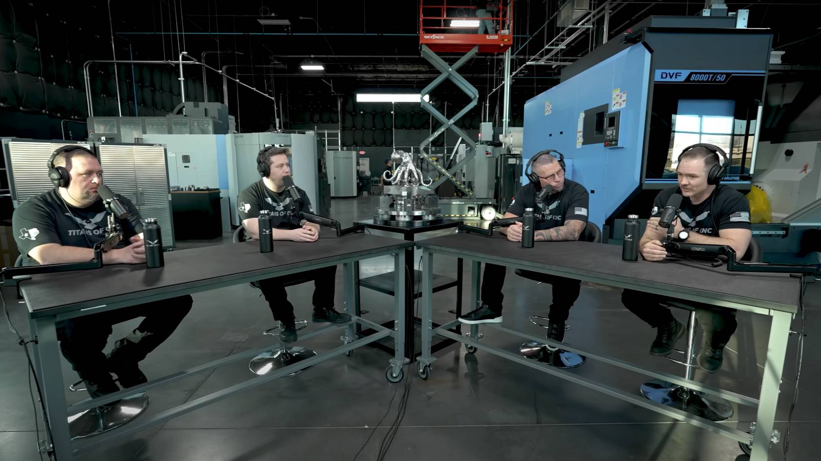 Титаны обозревают станок DN Solutions DVF 8000, со стойкой Siemens