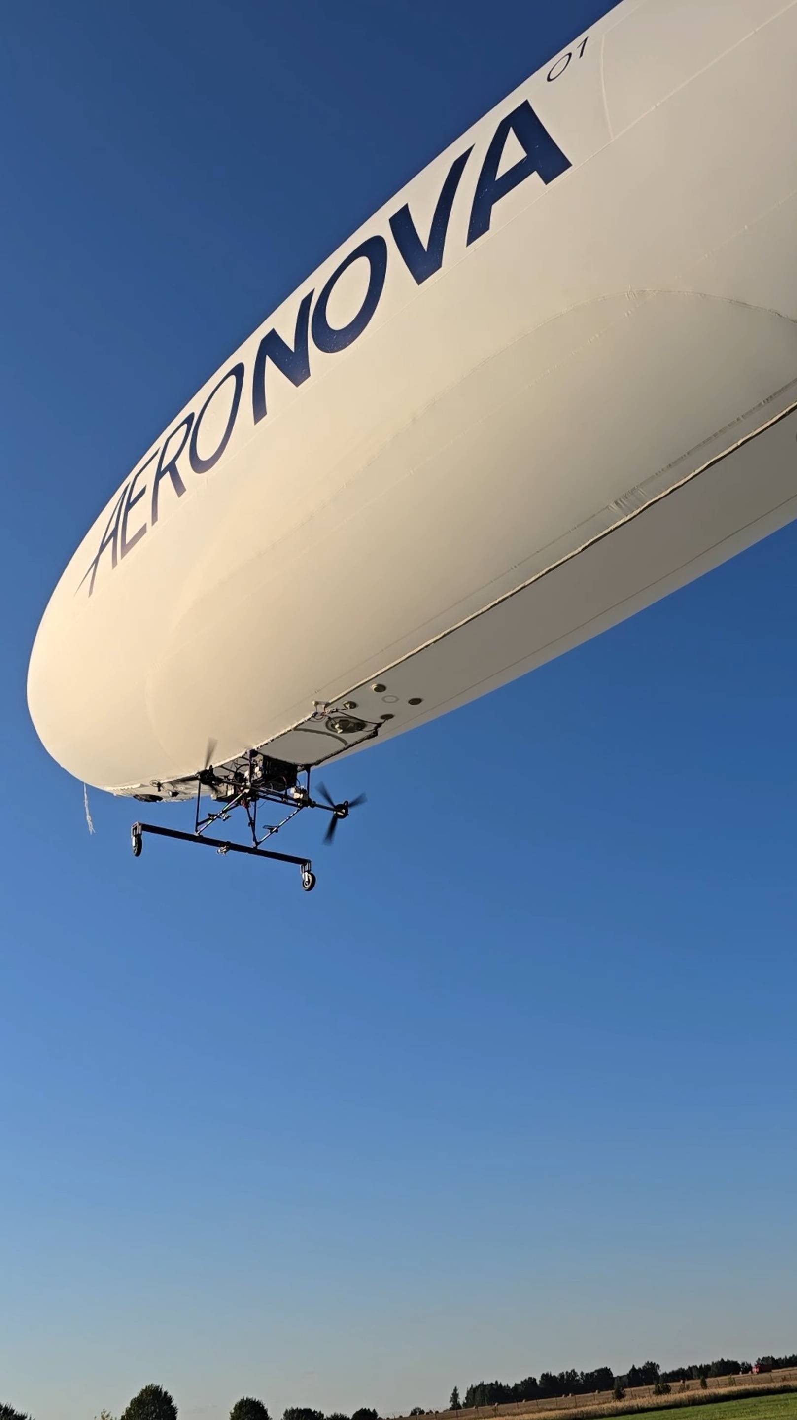 ⚙🎈✈ Быстрый взлет дирижабля NOVA-01 от AERONOVA. Ветер до 10 м/с.