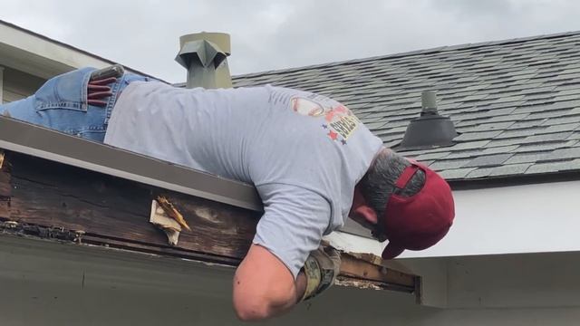 Тайна гнилого карниза: как мы спасали дом у озера Чапала