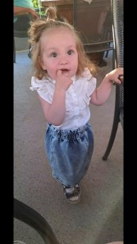 когда родные сестра, но гены сиграли злую шутку😂