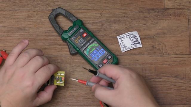 Автоматический мультиметр токовые клещи Tesmen TCM-300D