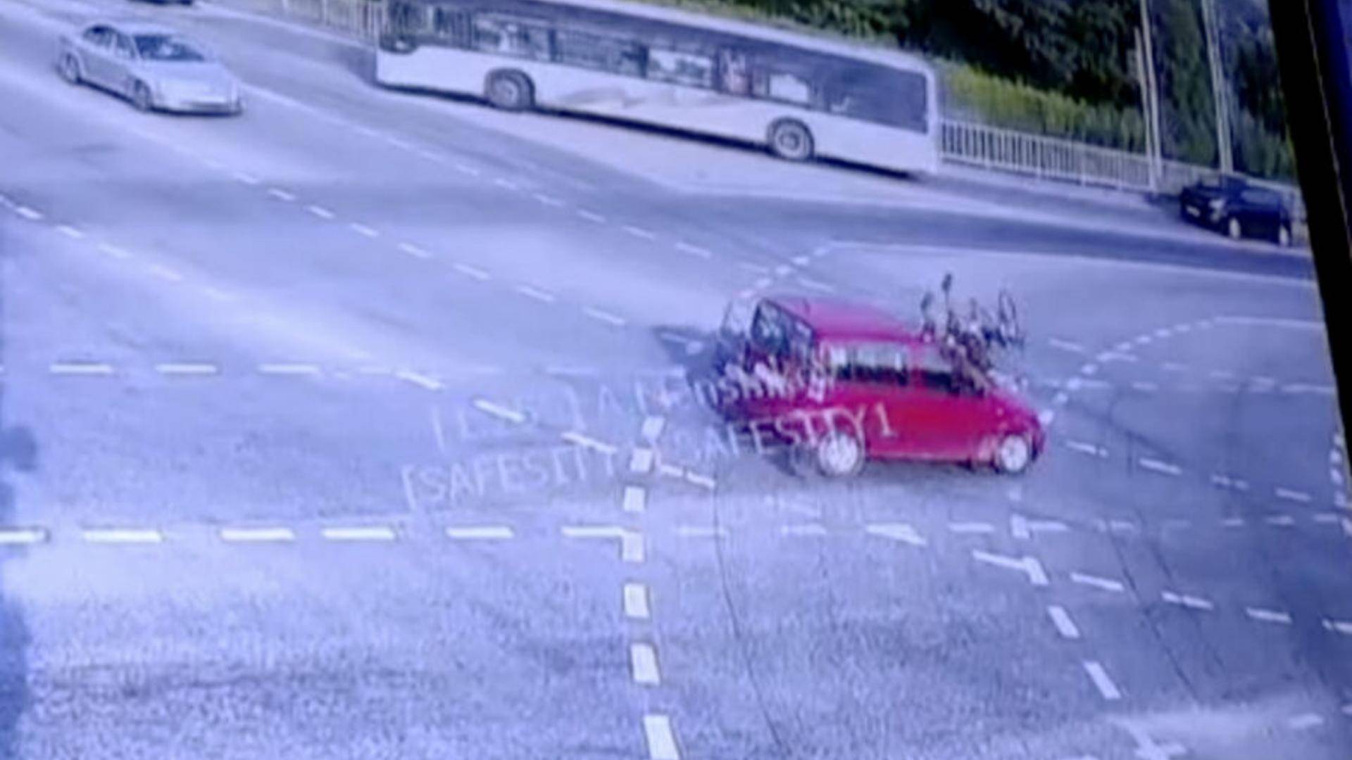 «Утро в Калининграде произошло с ДТП: велосипедист сбился на перекрёстке Емельянова