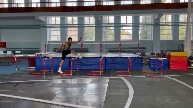 5 Ходьба через барьеры на время, 5 барьеров