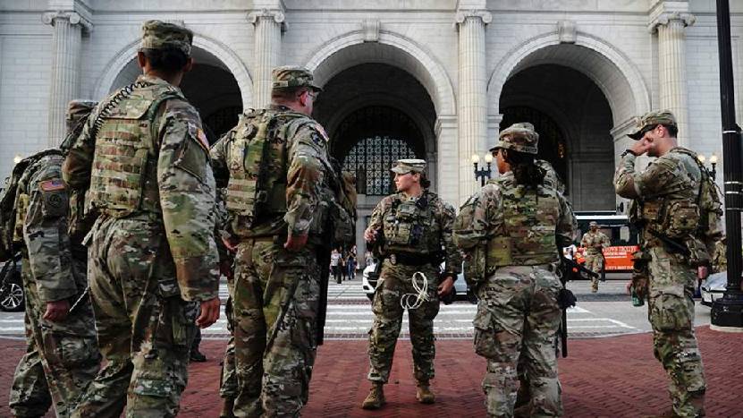Губернаторы двух штатов направили в Вашингтон 350 нацгвардейцев