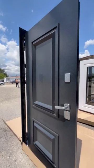 Входная дверь с терморазрывом от Люксор термо багет