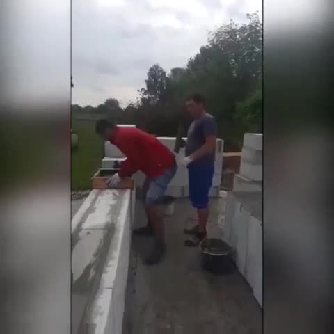 Отличная приспособа для укладки блоков.