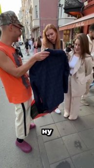 Недавно был на своем любимом садоводе и купил себе симпатичный пиджак за 1300 р.mp4