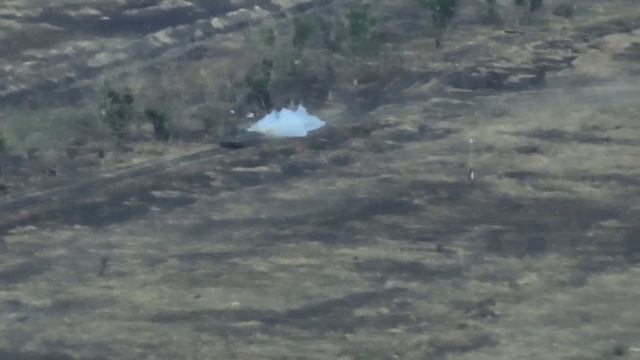 Трофейный американский БТР М113 с флагами России и США штурмует Малую Токмачку. Видео RT