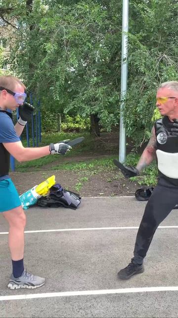 👀Работа по вооруженной руке, укол в корпус.