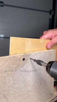 Хитрость по пилению коронкой на половину диаметра