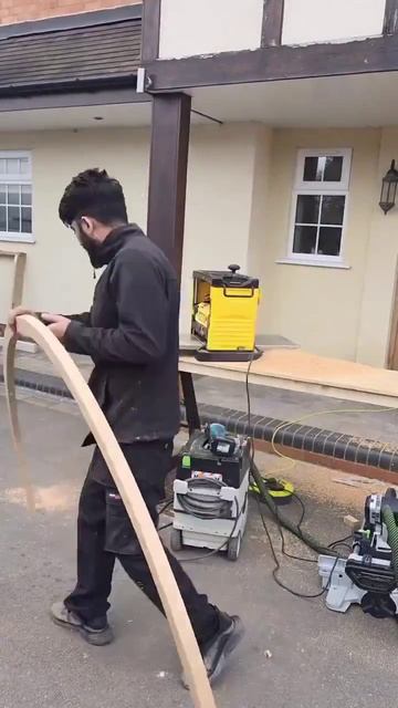 Процесс установки изогнутых перил