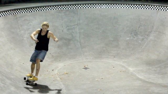 #Unlocal Лонгборд в боуле. Bali globe skate bowl.