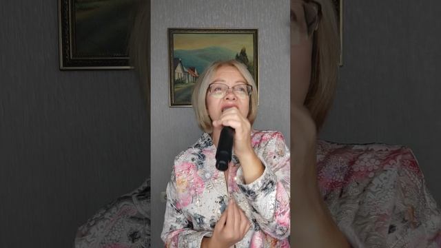 "Чырвоная ружа" (В. Мулявин) Исполняет Алёна Любава.