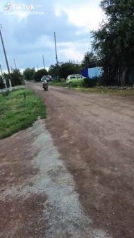 катаюсь на питбайке