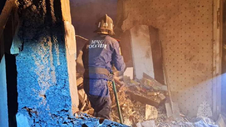 Спасатели достали из-под завалов погибшую при ударе ВСУ по Донецку