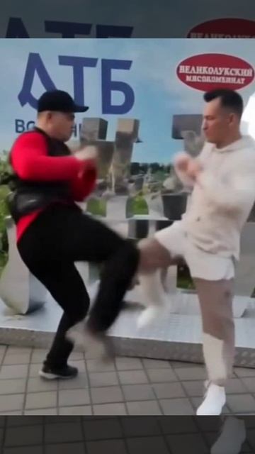 Слегка размялись под Mortal Combat.