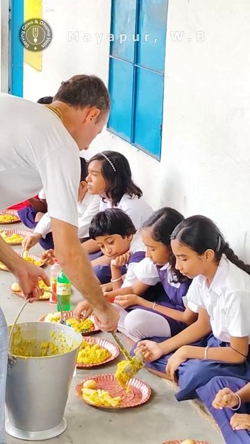 13 - 15 августа. Видеоотчет о благотворительных раздачах в Маяпуре