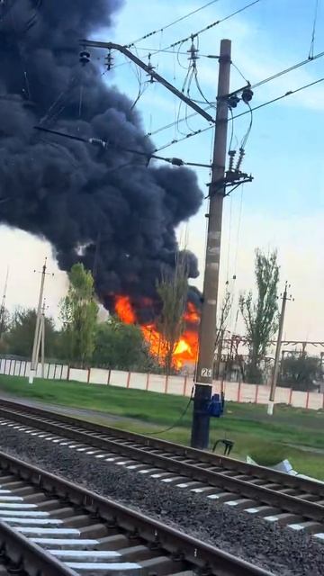 🔥 Пораженная "Геранью" подстанция в поселке Межевое в Днепропетровской области.