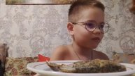 Бабушка пожарила карасей, пробую 17-08-2025