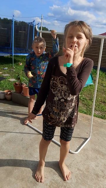 апельсин на стоеееееее