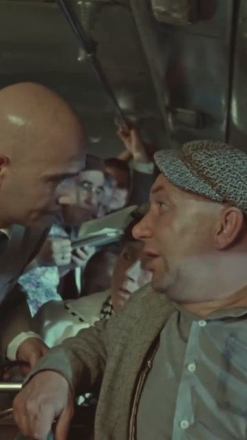 КИНОЛЯПЫ в фильме «Операция "Ы"»! #киноляпы #кино #ссср #фильмы #операцияы #ошибкивкино