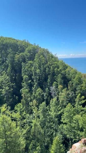 Байкал сегодня спокоен