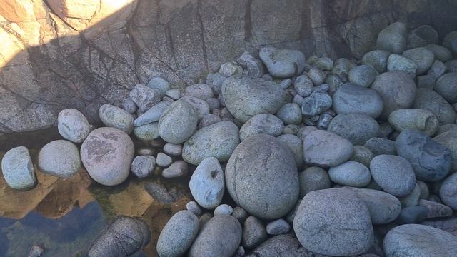 Гнездо дракона (Природный парк Териберка, Мурманская область, Кольский полуостров).