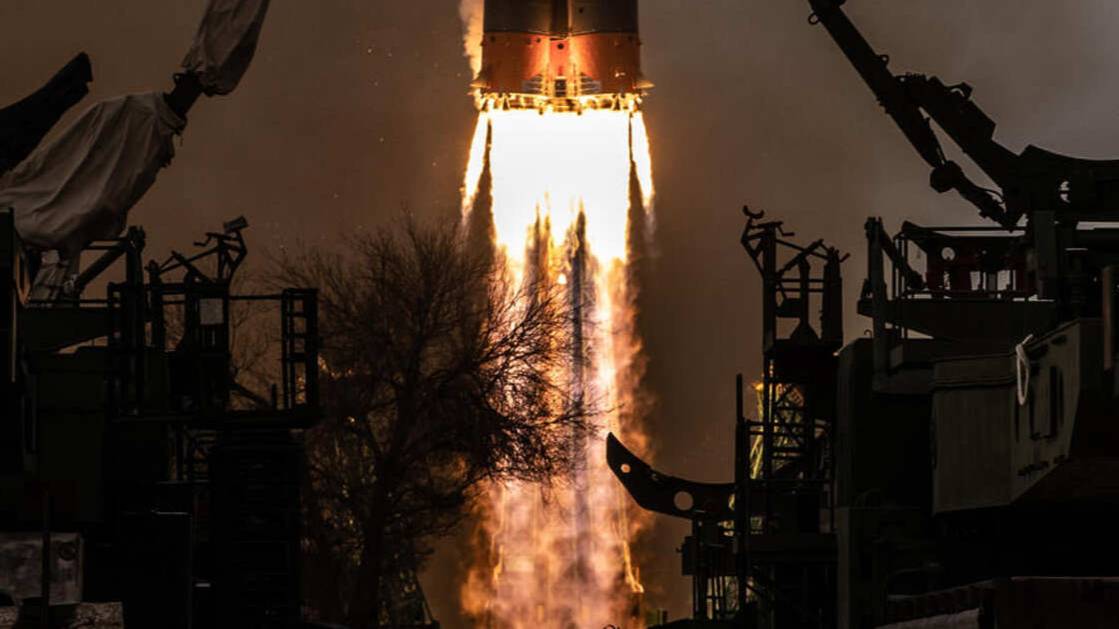 Роскосмос изучает безопасность полетов человека на полярную орбиту