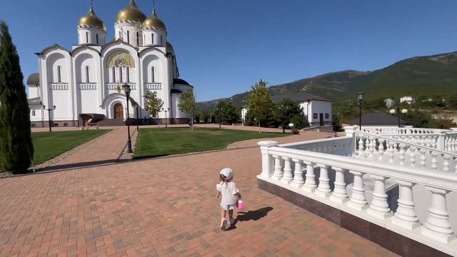 София у Собора Андрея Первозванного #сребенком #baby #православие #геленджик