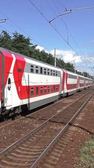 Электровоз ЭП20-035 (ТЧЭ-6) со скорым поездом "Двухэтажный состав" № 063Й Самара — Санкт-Петербург.