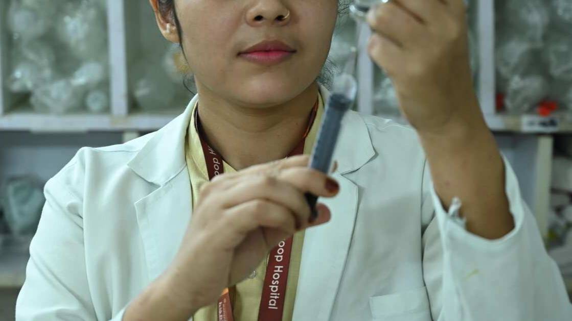 Девочке ввели 40 доз противоядия после трех укусов змеи в Индии