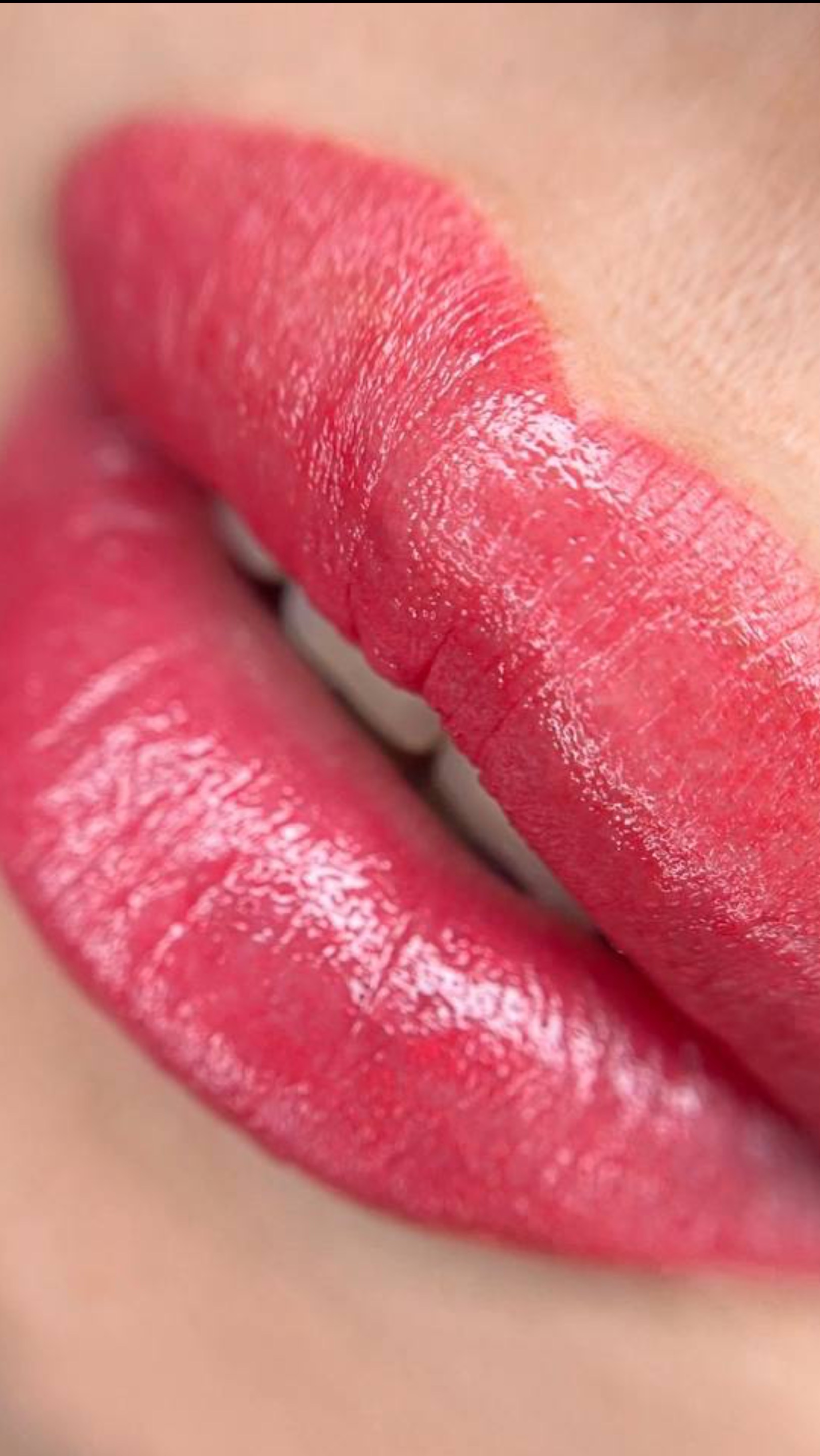 Зачем вам нужен перманентный макияж губ