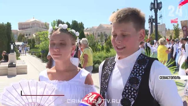 600 артековцев приняли участие в Преображенском балу в Новом Херсонесе