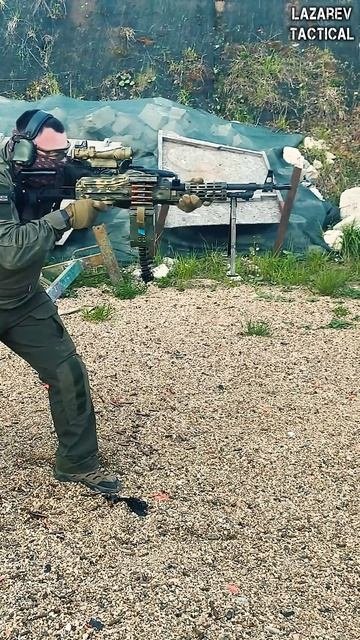 Стрельба Очередями из Короткого Пулемета ПКМ стоя, с колена, лежа - ПКМ в полном обвесе! #Shorts