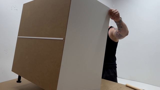 Видео инструкция по сборке нижнего кухонного модуля ШНСН 600