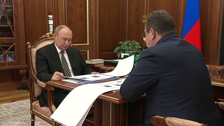 Путин и врио главы Коми обсудили безработицу и жилищное строительство