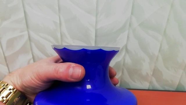 ваза молочное стекло с синим